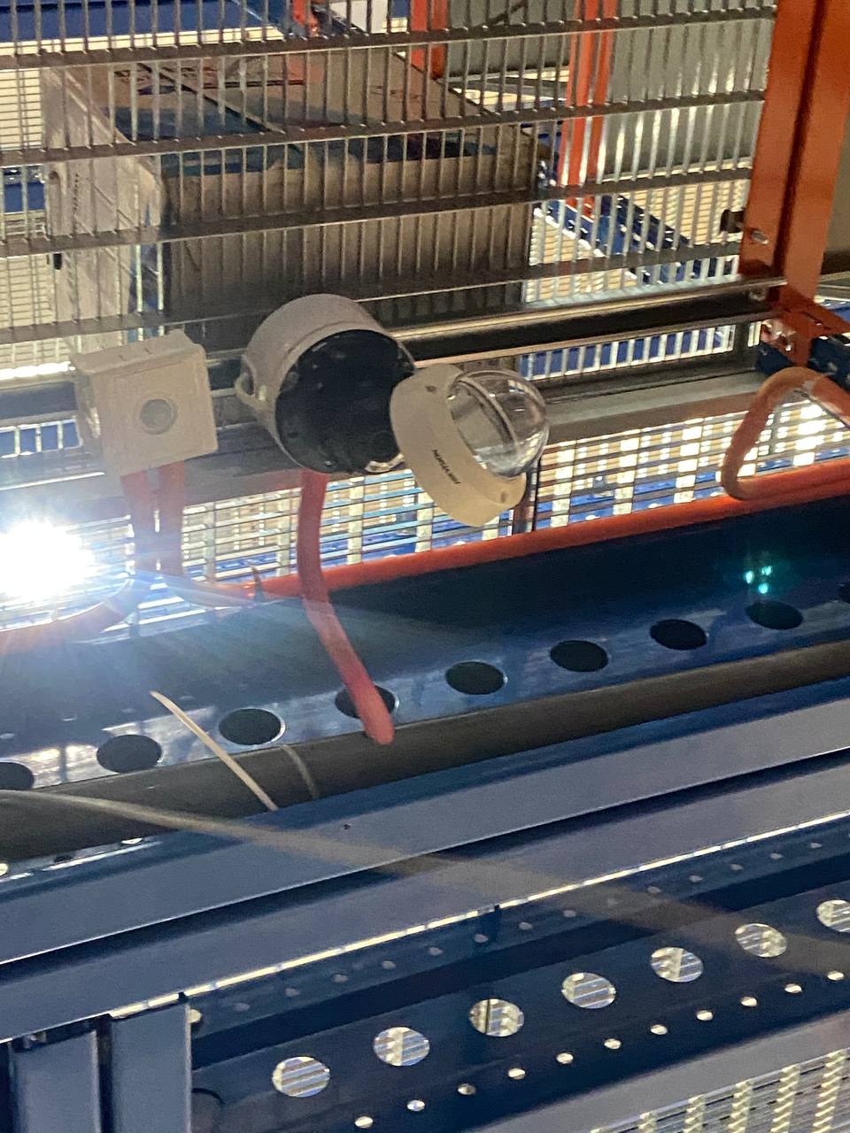 Illumination lighting installation in warehouse racking